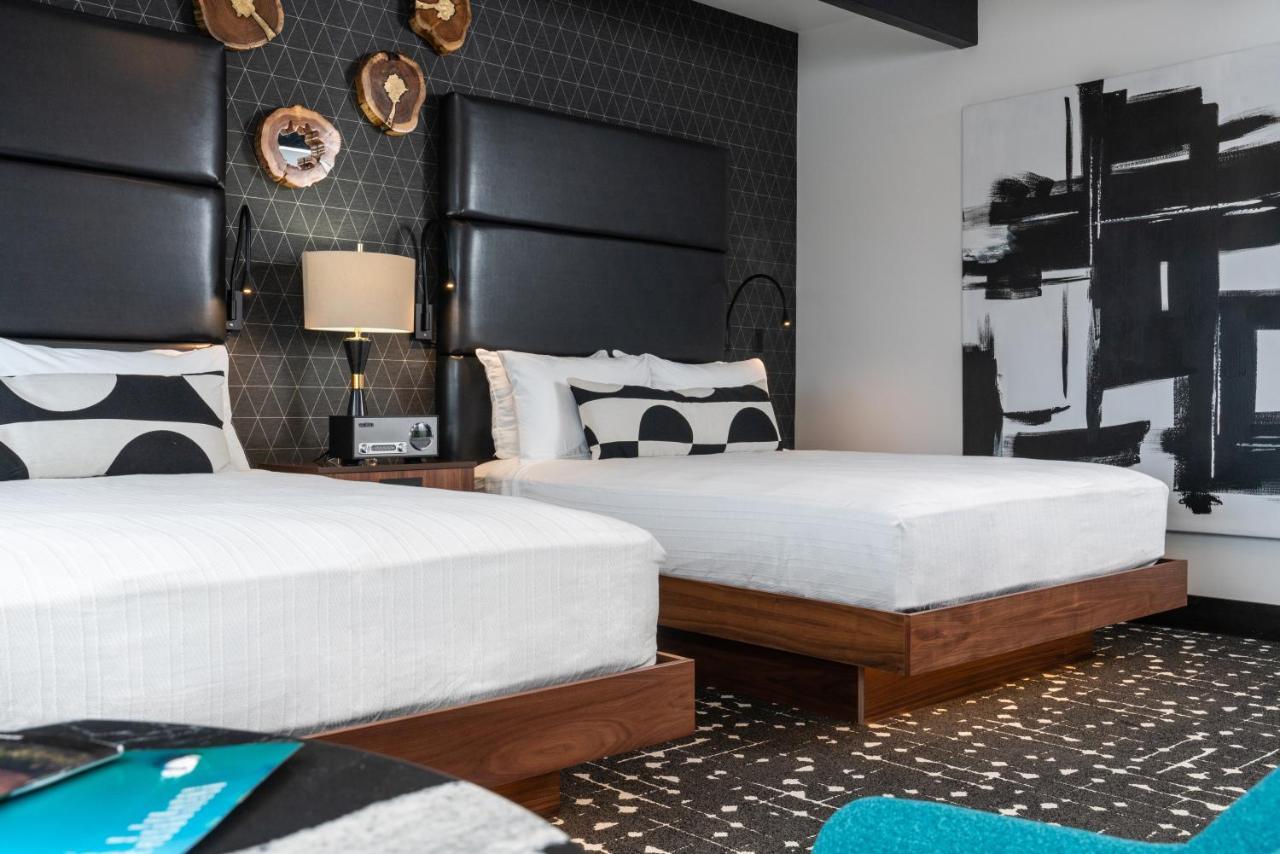 Hotel The Earl In Charlevoix Esterno foto
