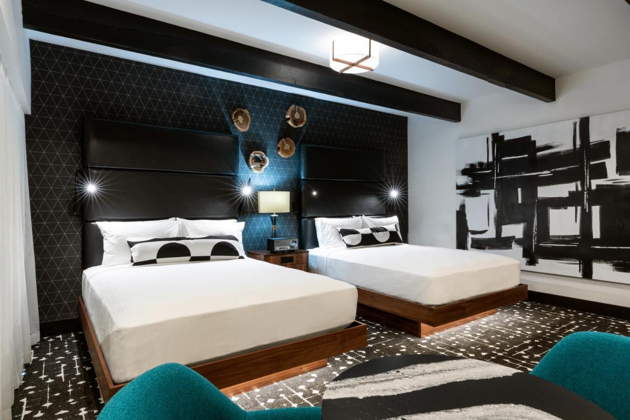 Hotel The Earl In Charlevoix Esterno foto