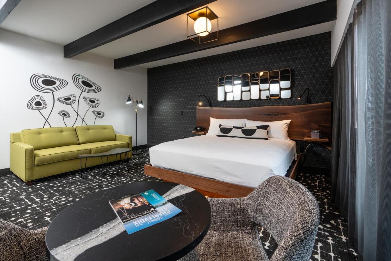 Hotel The Earl In Charlevoix Esterno foto