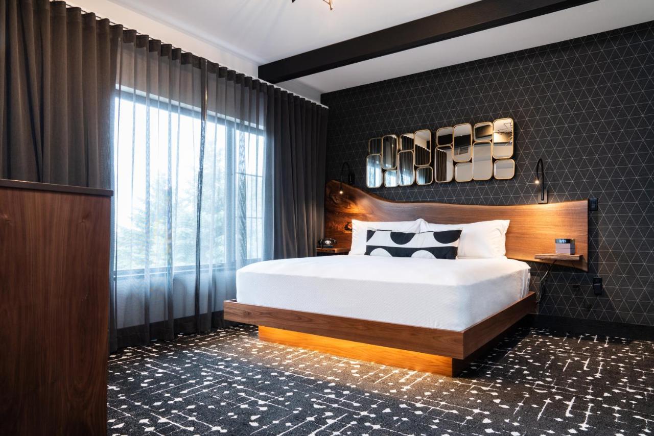 Hotel The Earl In Charlevoix Esterno foto