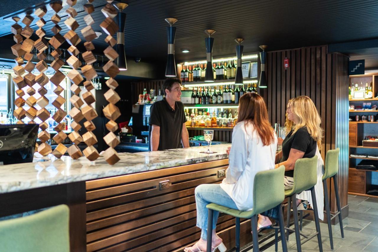Hotel The Earl In Charlevoix Esterno foto