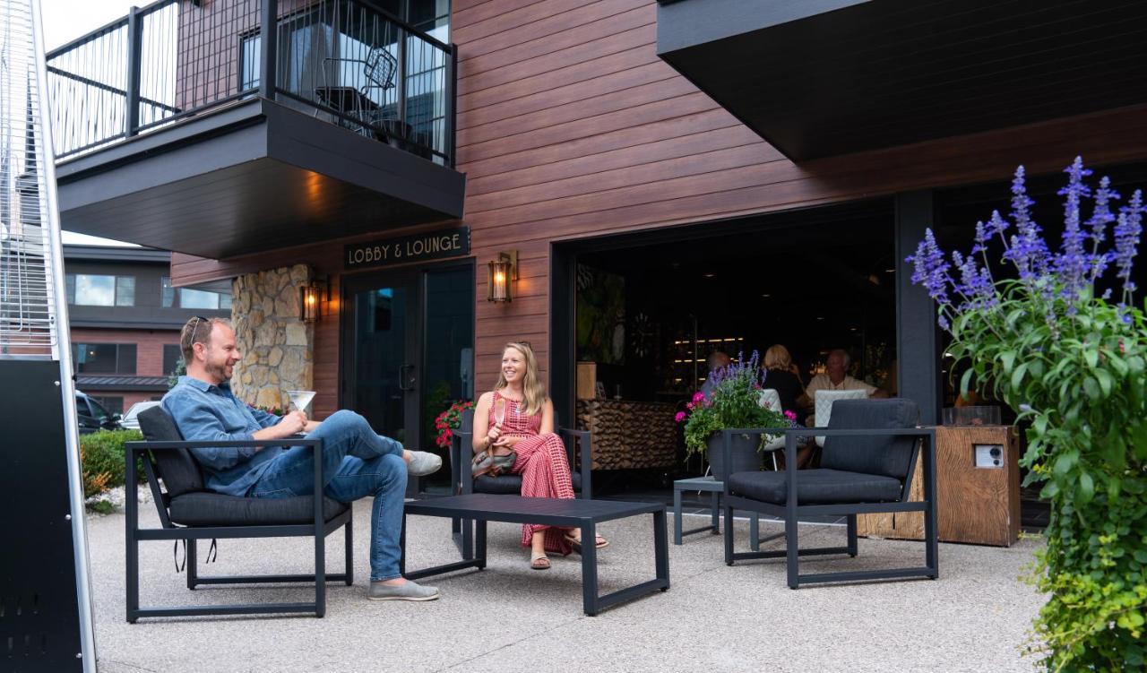 Hotel The Earl In Charlevoix Esterno foto