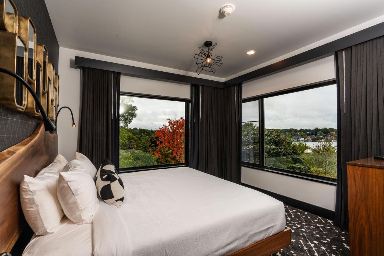 Hotel The Earl In Charlevoix Esterno foto